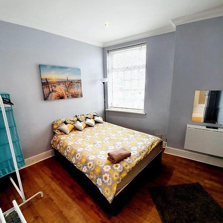 3 Bedroom Apartment Next To Westcliff-On-Sea Station Southend-on-Sea Luaran gambar