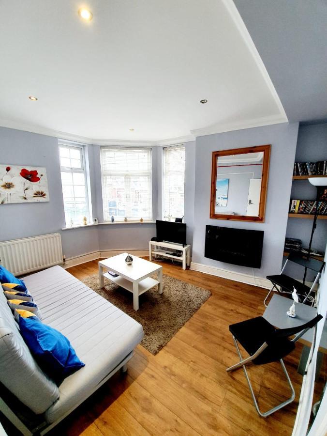 3 Bedroom Apartment Next To Westcliff-On-Sea Station Southend-on-Sea Luaran gambar